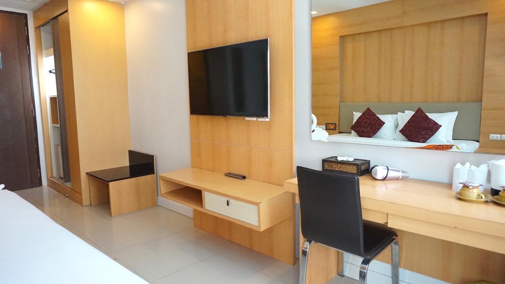 Andatel Grande Patong Phuket Esterno foto